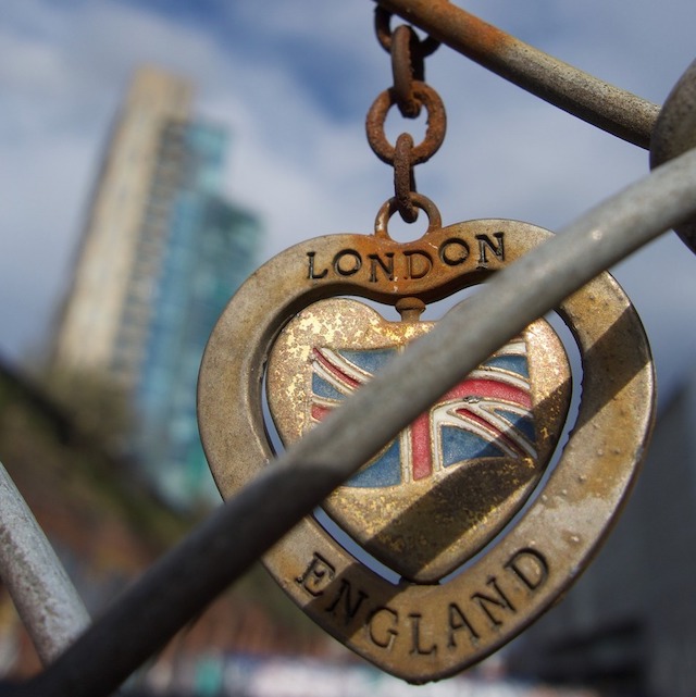 ドクターマーチン3ホール1461monoのサイズ感を口コミチェック